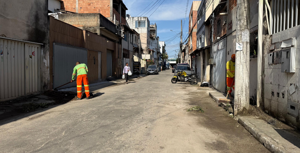 CODEG realiza mutirão de limpeza no bairro Aeroporto 