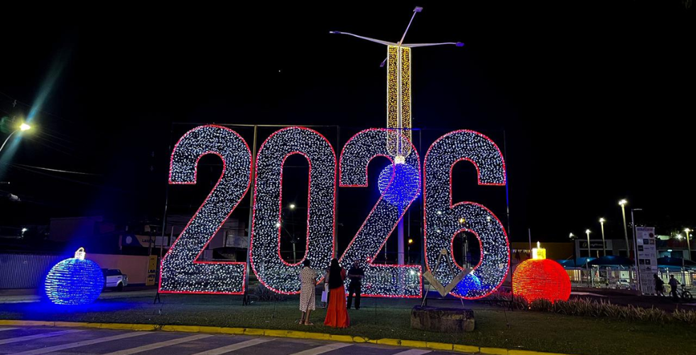 Decoração de Fim de Ano Ilumina Guarapari e Marca a Chegada de um Novo Ciclo