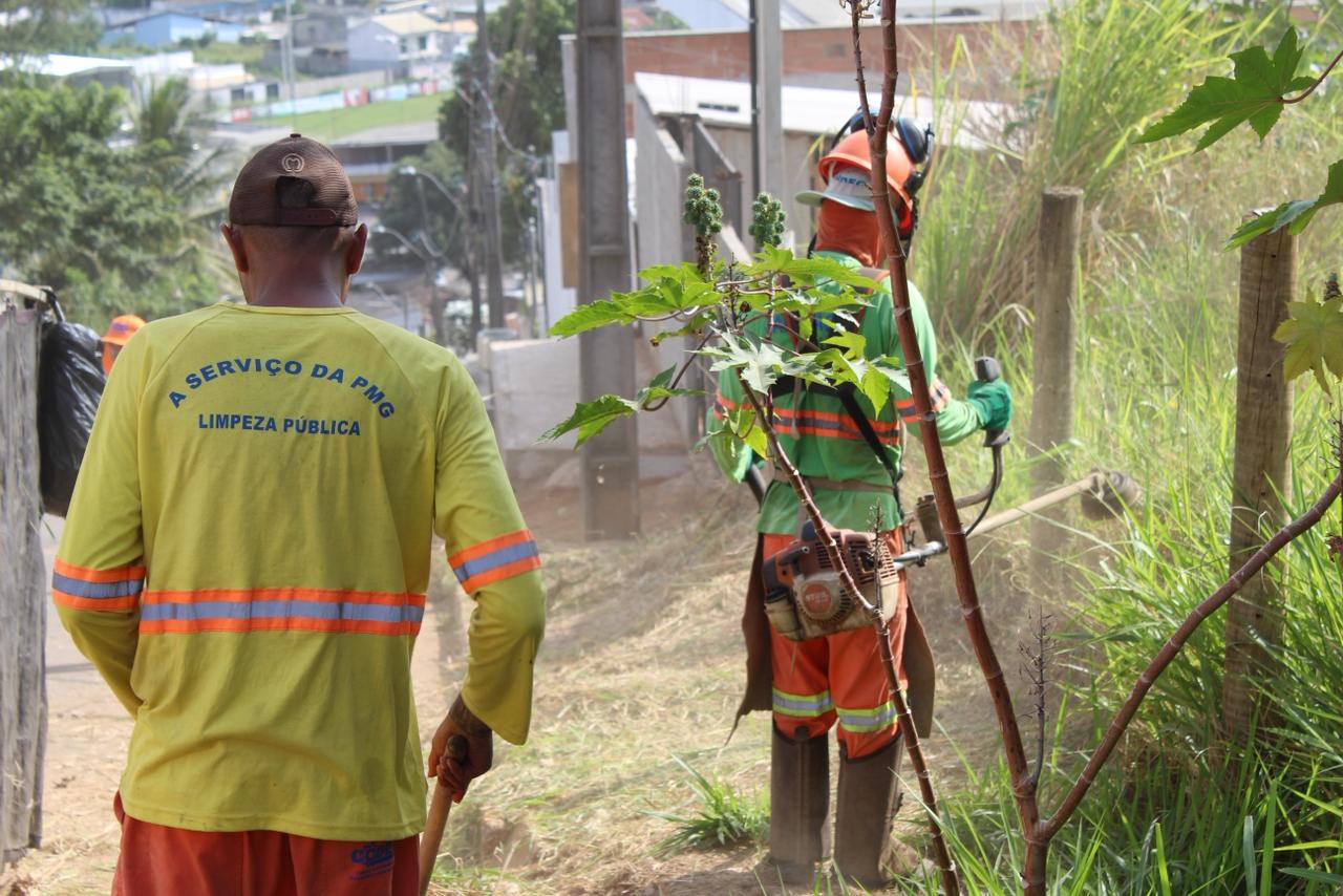 CODEG realiza mutirão de limpeza no bairro Perocão e reforça manutenção urbana em Guarapari